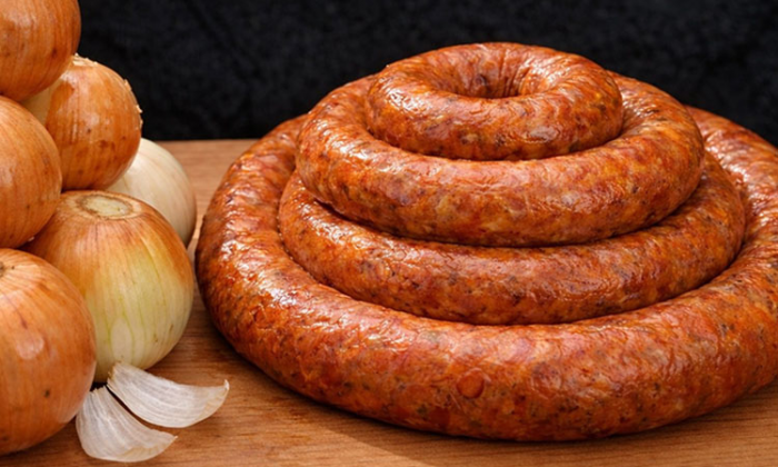 Почти краковская колбаса из простого лука: никто не верит, что в ней нет мяса