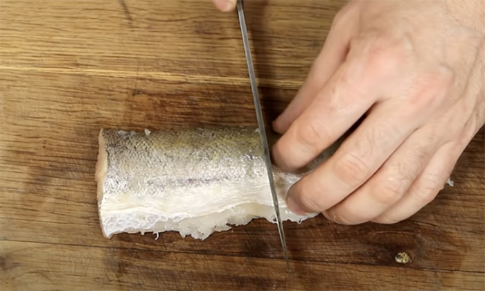 Минтай и хек запекаем под сырной шапкой. Вкус сразу приображается