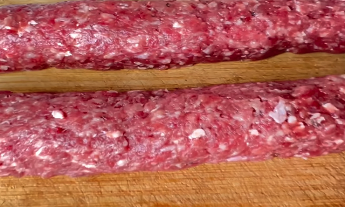 Домашняя копченая колбаса без оболочки по-неаполитански. Рецепт для обычной кухни