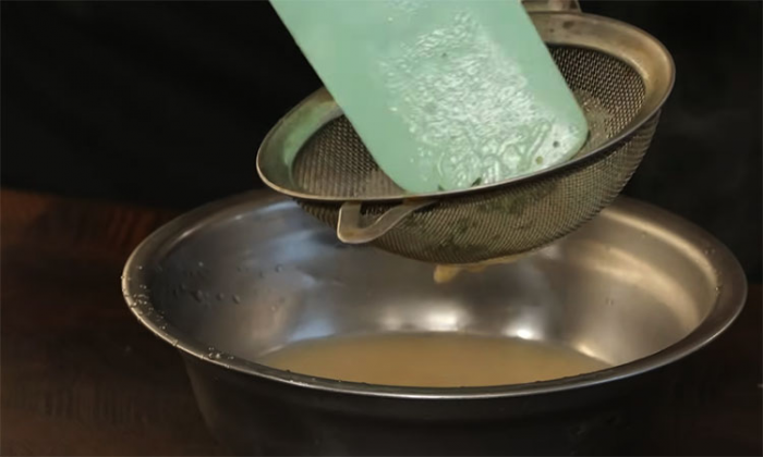 Сочные куриные котлеты «с дымком»: используем пассерованный лук как секретный ингредиент