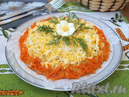 Салат с курицей, корейской морковью и сыром