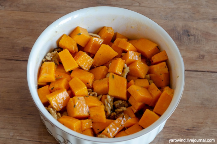 Тыква с медом и орехами