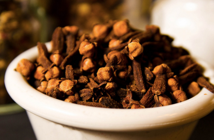 Согревающие пряности: добавляем гвоздику в еду и усиливаем обменные процессы