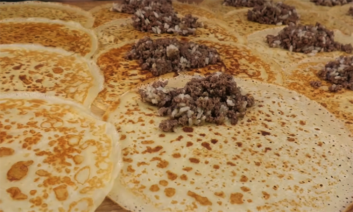 Раз приготовите и месяц отдыхайте. Запас на заморозку: блинчики с фаршем на ужин, с творогом на завтрак