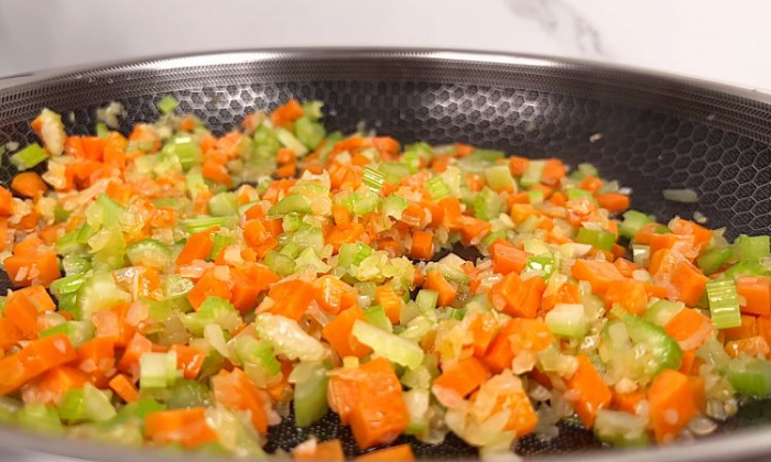 Рецепт идеальной пасты болоньезе. Насыщенный мяской вкус, а макароны не развариваются