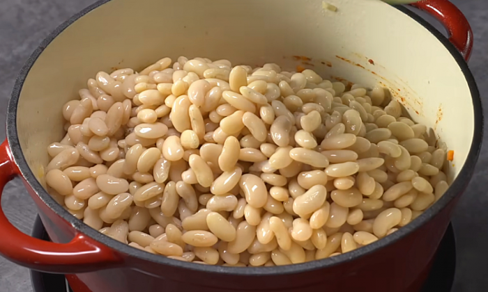 Рагу из фасоли со свининой на каждый день. Сытно и очена бюджетно