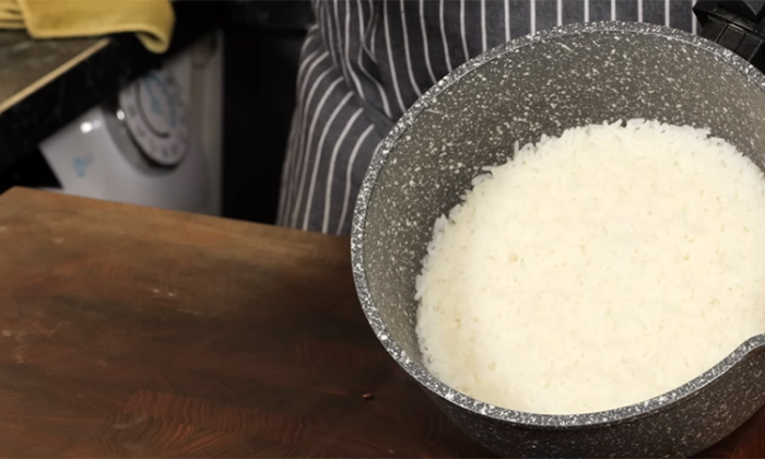 Новый салат из копченой скумбрии. Не стыдно поставить в центр любого стола