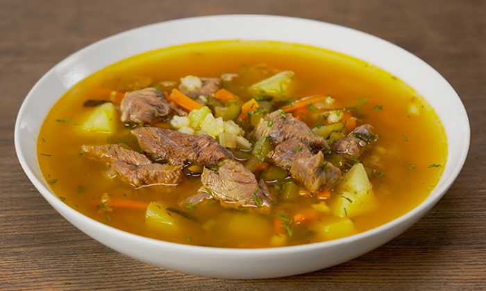 Ленинградский рассольник, за ним очереди стояли. Суп простой, но зато сытнее солянки