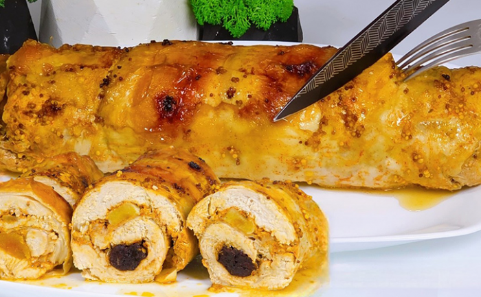 Рулет из курицы на ужины и даже праздники. Можно подавать горячим, а можно и на бутерброды