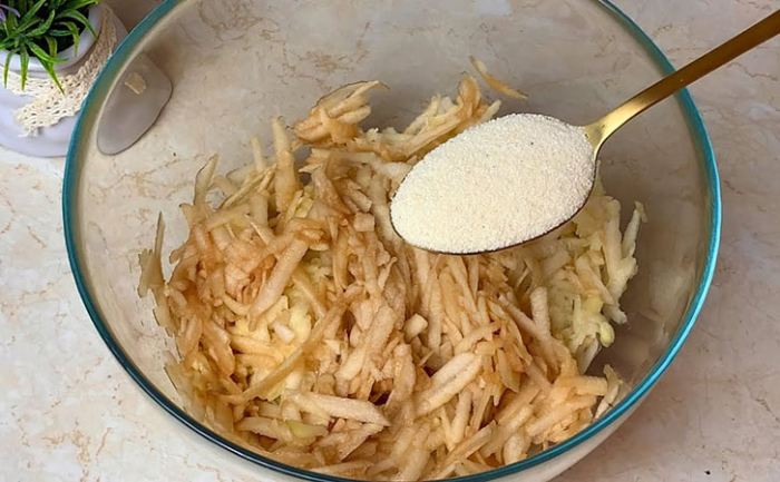 Оладьи из моркови, яблок и манки. Без вреда для фигуры: никакой муки в составе