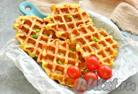 Вафли с курицей и сыром