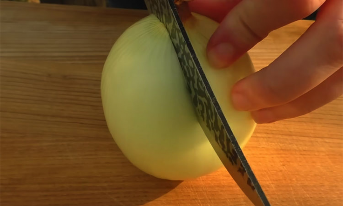 Почти краковская колбаса из простого лука: никто не верит, что в ней нет мяса