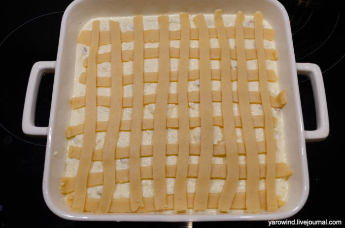 Краковский сырник с изюмом и песочной решёткой