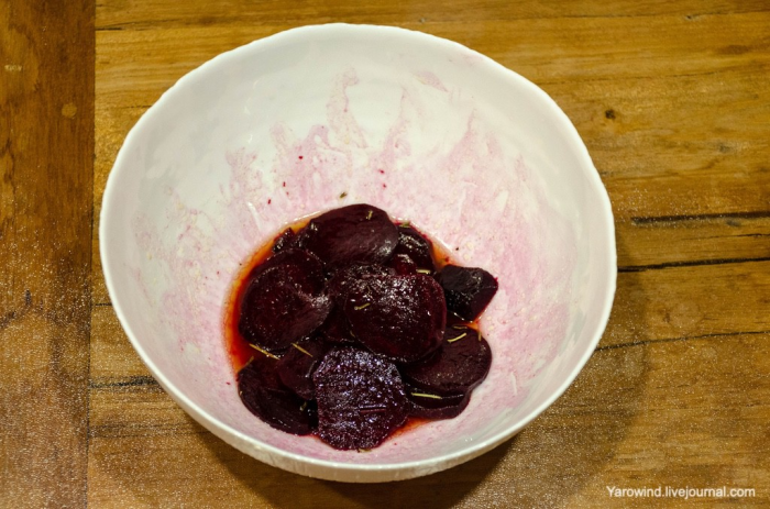 Смёрребрёд со свёклой и селедкой