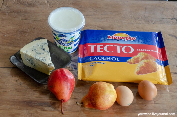 Пирог с грушей и сыром