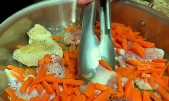 Выгодный ужин из целой курицы: готовим настоящий плов, только ленивый