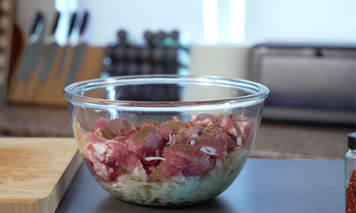 Шашлык из Кахетии с гранатовым соком: мягкое мясо и хрустящая корочка