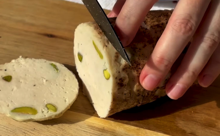 Домашняя куриная колбаса, ей уступит даже дорогая ветчина. Готовим прямо в стакане