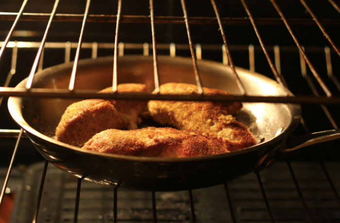 Как приготовить свиные отбивные, чтобы они получились сочными