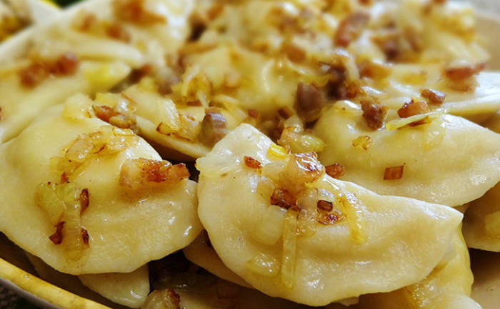 Вареники с тестом теперь всегда беспроигрышные. Тесто тоньше тюля, а начинка как в деревне