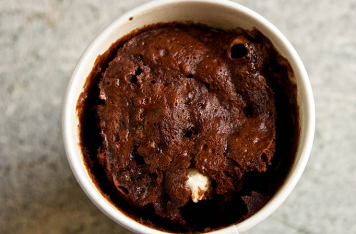 Минутные блюда из микроволновки: запекли картофель вкуснее чем в духовке