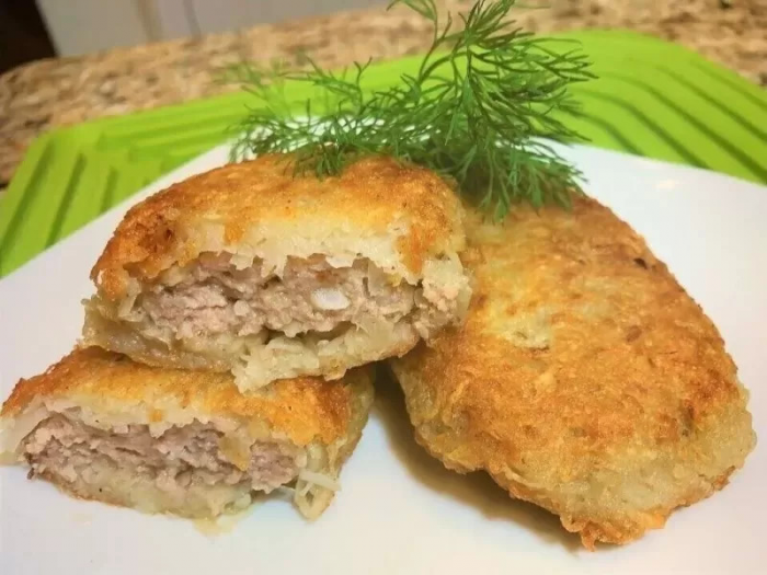 Кулинария>Ленивые колдуны с фаршем!
