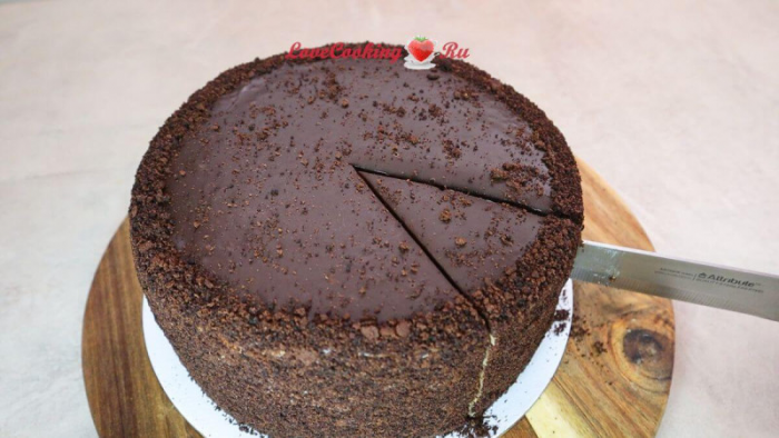 Шоколадный торт с заварным кремом