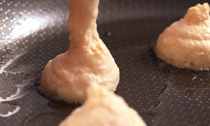 Оладьи в 2 раза пышнее и вкуснее обычных. Секрет в том, что они из творога и на кефире