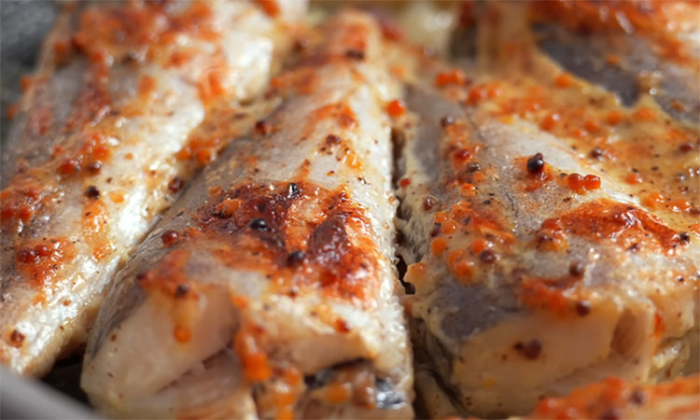 Не жарьте больше недорогую рыбу: в камчатском маринаде будет в 100 раз вкуснее