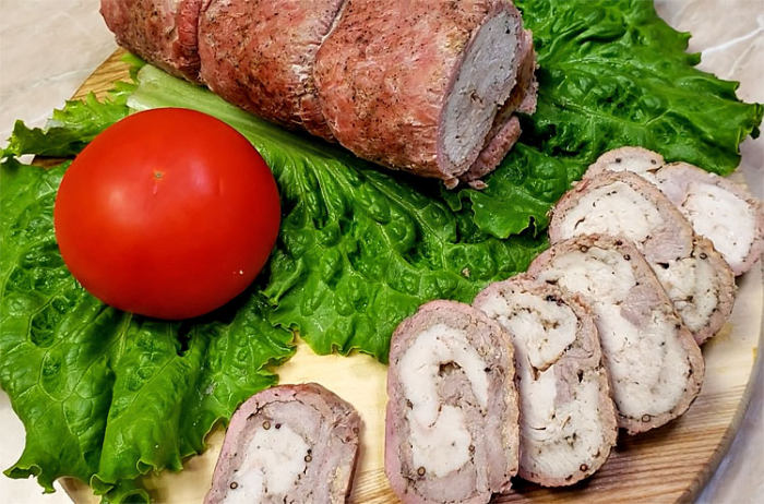 Домашняя запеченная колбаса из обычного фарша. Никаких сложностей с упаковкой - готовим в бумаге