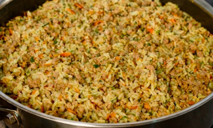 Просто фарш и рис. Почти плов, а на столе всего за 15 минут