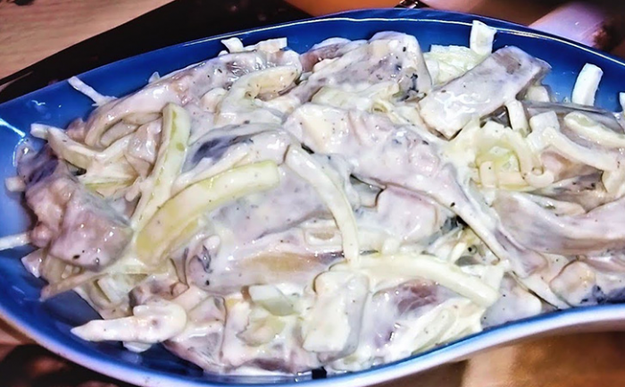 Селедку больше не солим, а маринуем по северному рецепту. Утром уже вкуснее семги