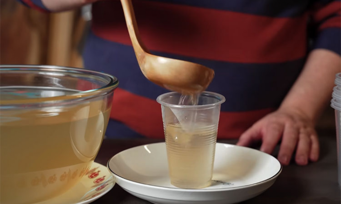 Кавказский секрет крепкого бульона: прозрачный словно слеза, подойдет и для супов, и для хинкали