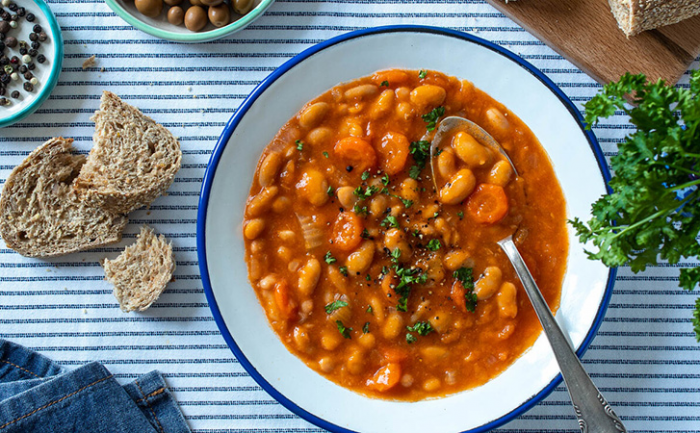 Фасолада: суп из фасоли, но по вкусу насыщеннее и сытнее солянки. Сокровище греческой кухни