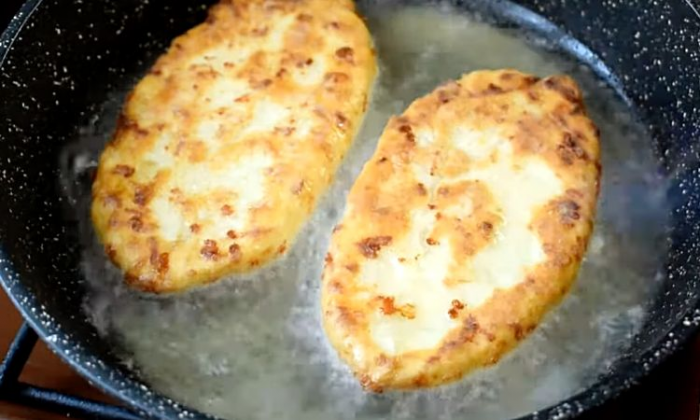 Пирожки с картошкой готовим по рецепту с рынка. За 10 минут уже на столе