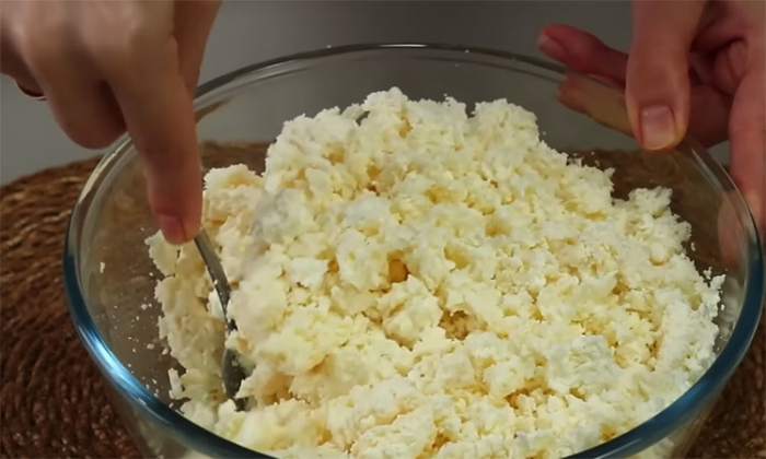 Настоящий твердый сыр дома за 20 минут: на завтрак и на закуску