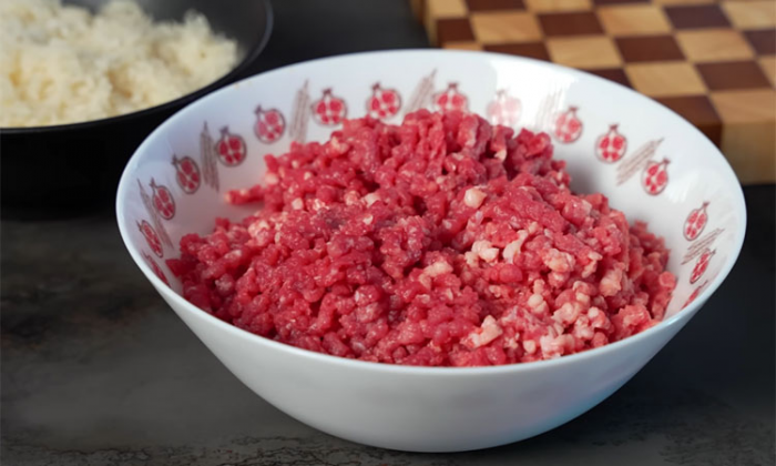 Просто фарш и рис. Почти плов, а на столе всего за 15 минут