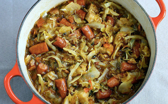 Капуста и сосиски. Рецент рагу для ленивых и экономных