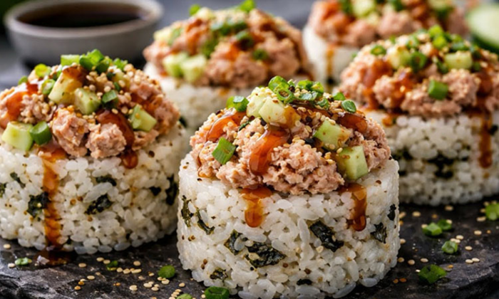 Смешайте банку тунца с рисом и забудете про роллы. На вид салат, но по вкусу суши