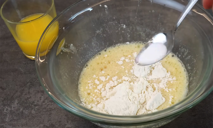 Лимонный пирог из двух слоев. Зимой к чаю лучше не придумать