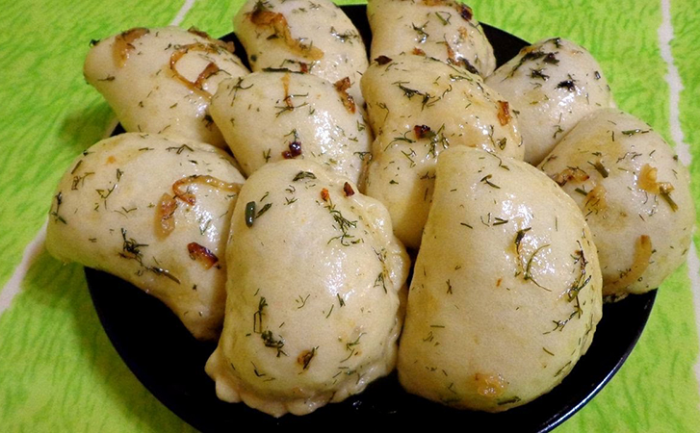 Почти вареники, но по-восточному и вкуснее. Делаем в пароварке как манты