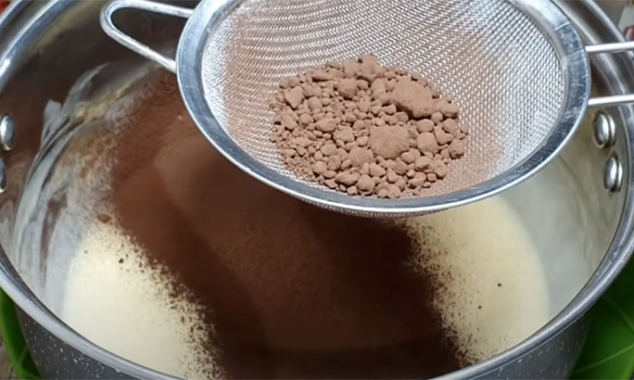 Гора конфет из банки сгущенки и ложки какао. За 30 минут все готово