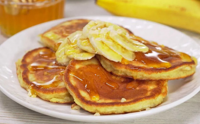 Превращаем перезревшие бананы в основу панкейков. В ресторане за них попросят полторы тысячи
