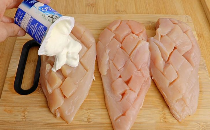 Рецепт сочной куриной грудки. Запекаем под йогуртом