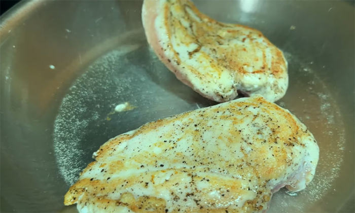 Самый вкусный салат из капусты с курицей: секрет в особой заправке
