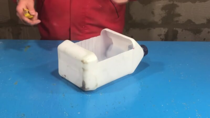 Как сделать из пластиковой канистры органайзер