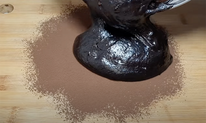 Гора конфет из банки сгущенки и ложки какао. За 30 минут все готово