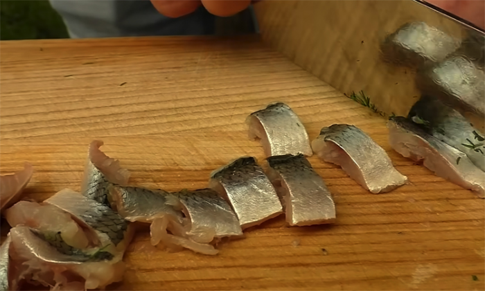 Недорогая салака становится настоящим деликатесом: вкуснее котлет и не надоедает