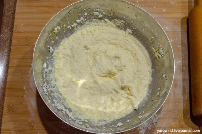 Краковский сырник с изюмом и песочной решёткой