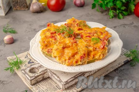 Кабачки, запечённые кружочками с помидорами и сыром в духовке